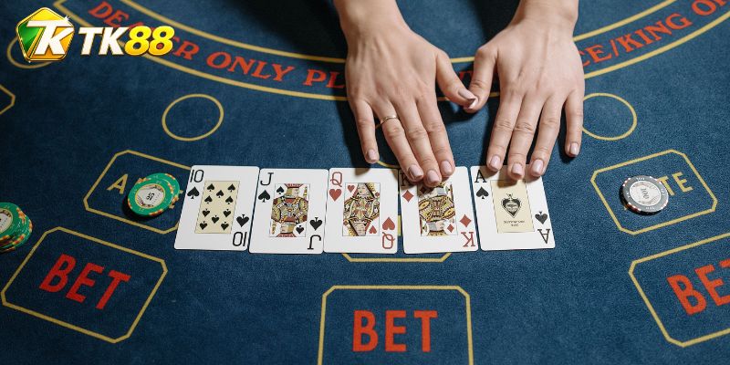 Baccarat Royal Nine giữ nhịp baccarat chín điểm quen thuộc